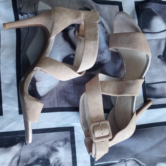 🔴SOLD🔴 - Picture 2 of 5